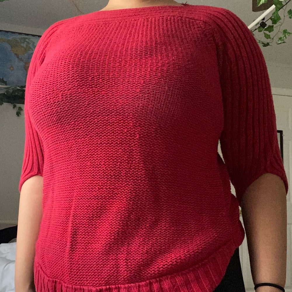 Red 3/4 sleeve sweater
